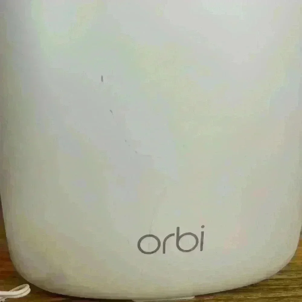 Orbi Tri-Band WiFi Router - Picture 4 of 5